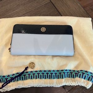 Tory Burch Zip Continental Wallet